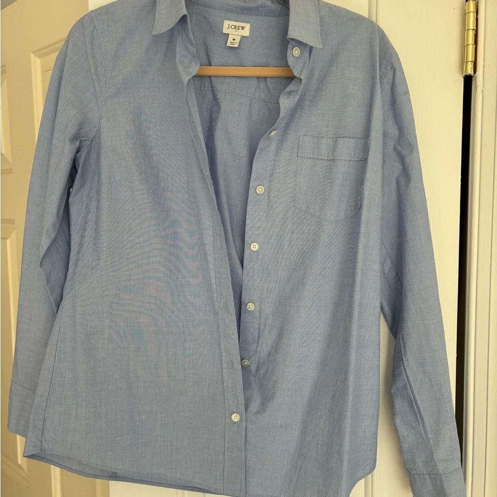 J. Crew women’s Blue oxford Shirt size Medium - Picture 1 of 7